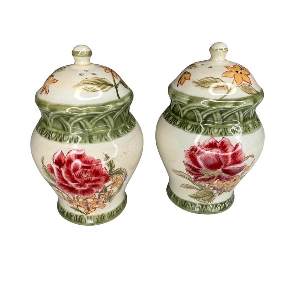 Vintage Floral Ceramic Salt & Pepper Shakers - Hand painted Cottagecore Decor